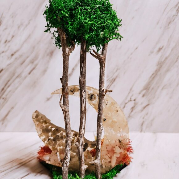 SOLD - HANDMADE moonstone crystal moon with labradorite howling wolf - Picture 4 of 4